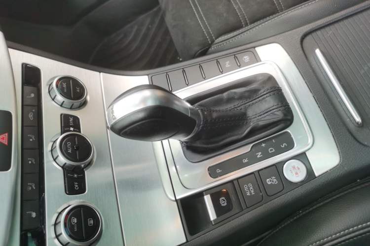Used Volkswagen FAW-Volkswagen CC 2015 1.8TSI Luxury Model Gear Lever