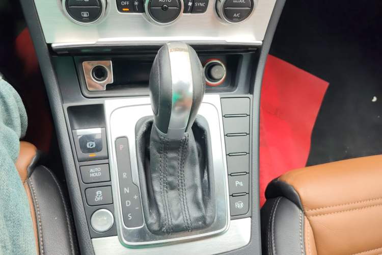 Used Volkswagen FAW-Volkswagen CC 2015 1.8TSI Luxury Model Gear Lever
