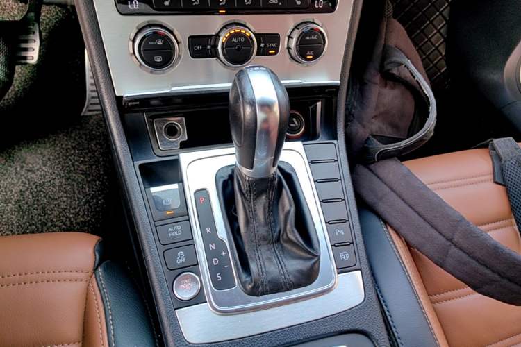 Used Volkswagen FAW-Volkswagen CC 2015 1.8TSI Luxury Model Gear Lever