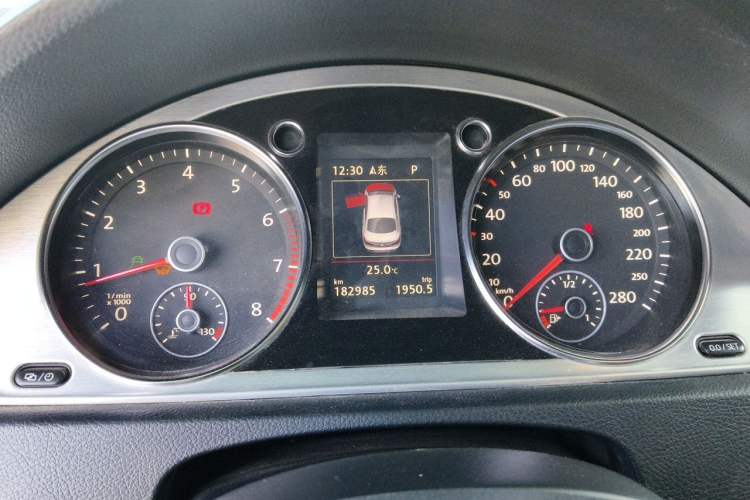 Used Volkswagen FAW-Volkswagen CC 2015 2.0 TSI Ultimate Model Instrument Cluster