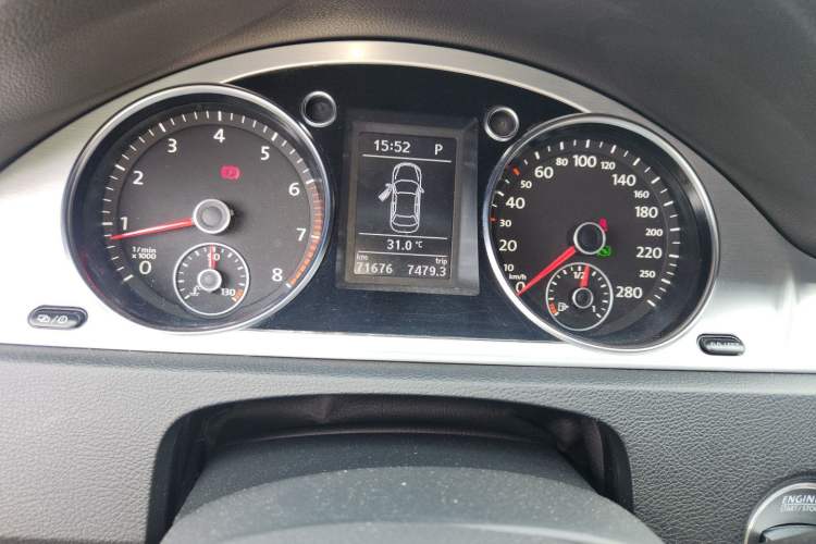 Used Volkswagen FAW-Volkswagen CC 2015 1.8TSI Luxury Model Instrument Cluster