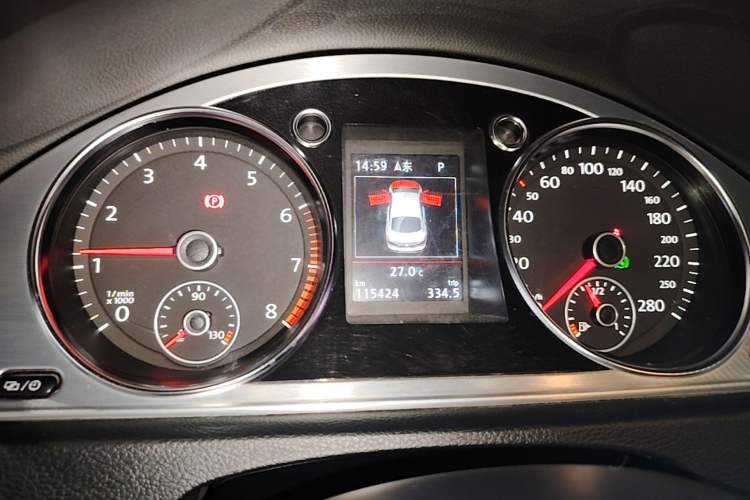 Used Volkswagen FAW-Volkswagen CC 2015 1.8TSI Luxury Model Instrument Cluster