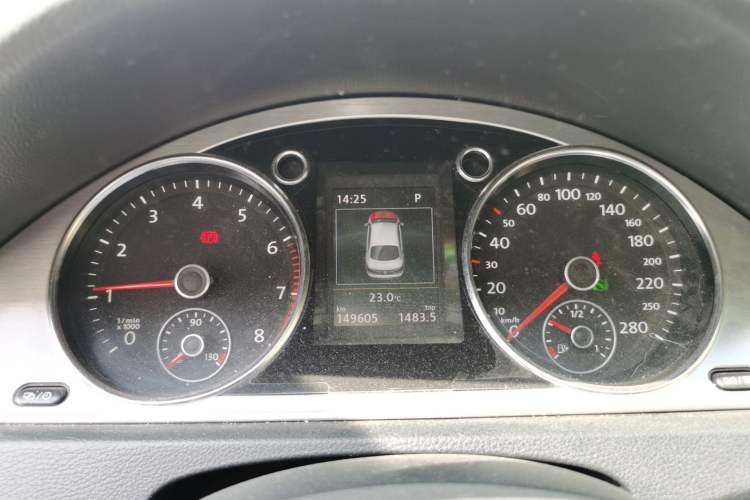 Used Volkswagen FAW-Volkswagen CC 2015 2.0 TSI Luxury Model Instrument Cluster