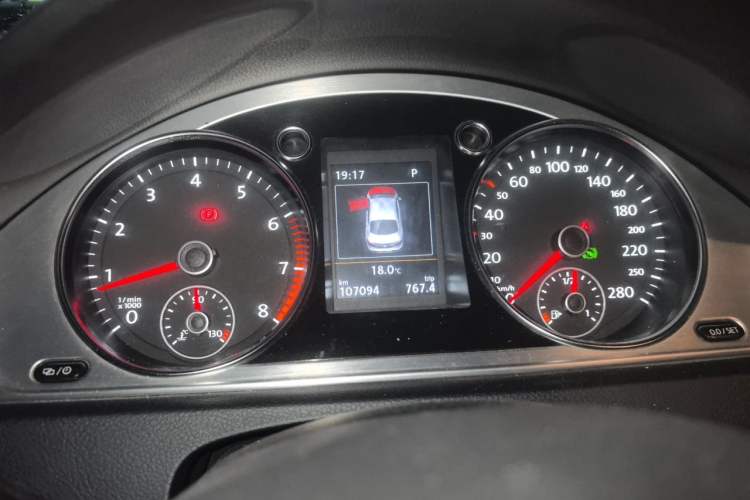 Used Volkswagen FAW-Volkswagen CC 2015 1.8TSI Luxury Model Instrument Cluster