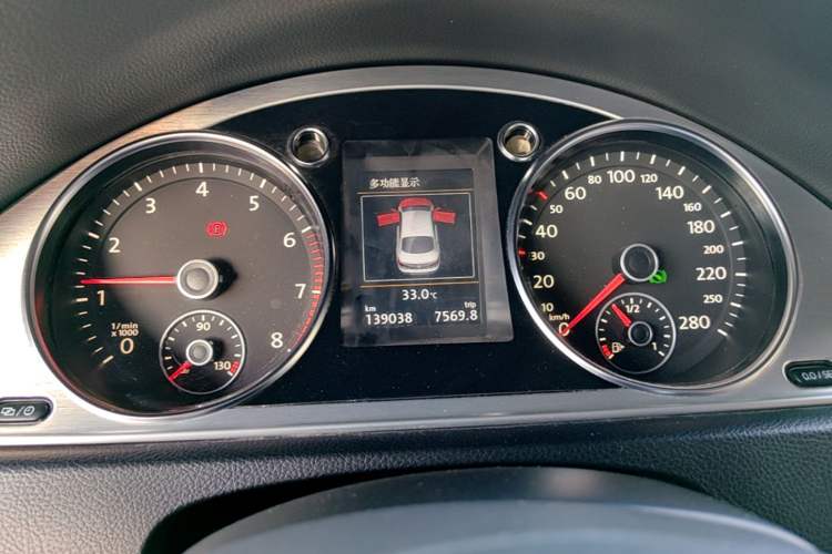 Used Volkswagen FAW-Volkswagen CC 2015 1.8TSI Luxury Model Instrument Cluster