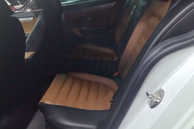 Used Volkswagen FAW-Volkswagen CC 2015 1.8TSI Luxury Model Interior 1