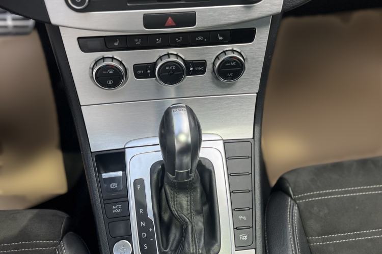 Used Volkswagen FAW-Volkswagen CC 2015 2.0 TSI Luxury Model Interior 2