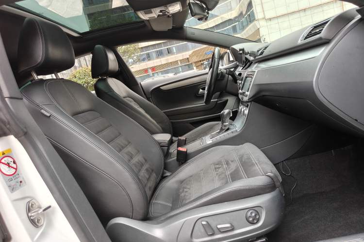 Used Volkswagen FAW-Volkswagen CC 2015 1.8TSI Luxury Model Interior 2