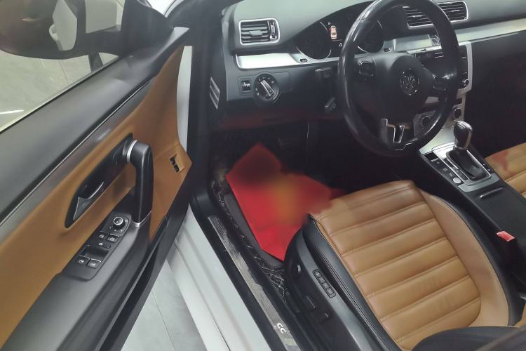 Used Volkswagen FAW-Volkswagen CC 2015 1.8TSI Luxury Model Interior 2