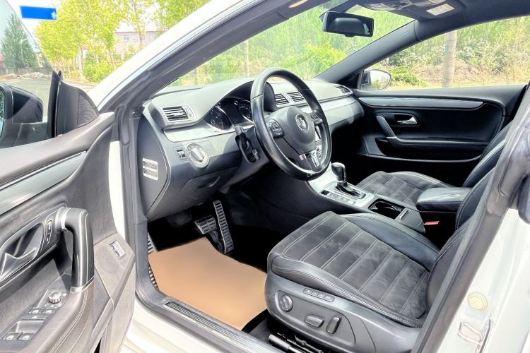 Used Volkswagen FAW-Volkswagen CC 2015 2.0 TSI Luxury Model Interior 3