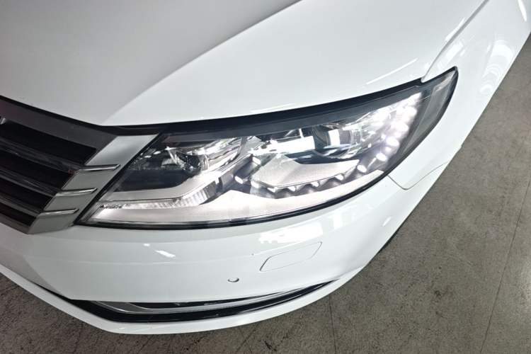 Used Volkswagen FAW-Volkswagen CC 2015 2.0 TSI Luxury Model Left Front Headlight