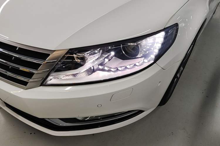 Used Volkswagen FAW-Volkswagen CC 2015 1.8TSI Luxury Model Left Front Headlight