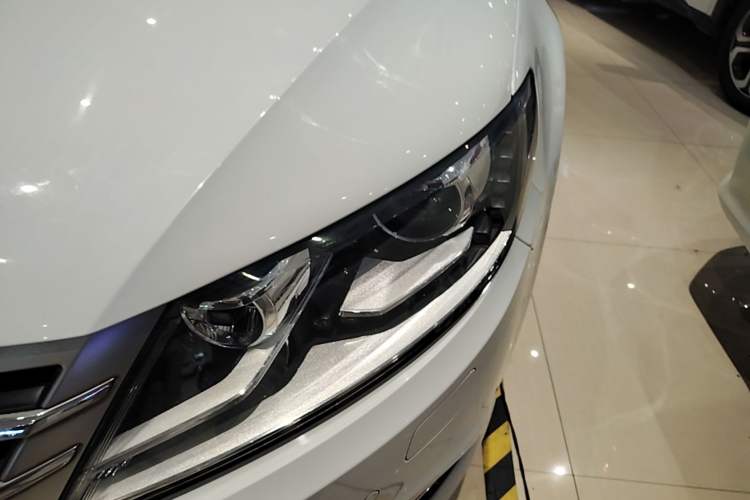 Used Volkswagen FAW-Volkswagen CC 2015 1.8TSI Luxury Model Left Front Headlight