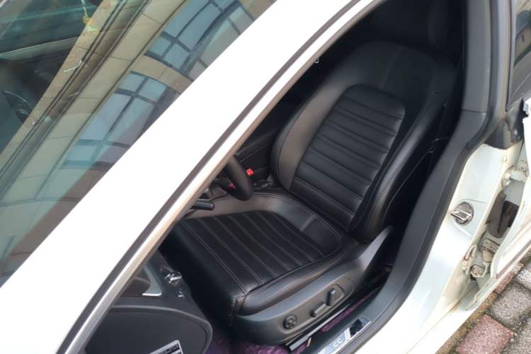 Used Volkswagen FAW-Volkswagen CC 2015 1.8TSI Prestige Model Left Front Seat