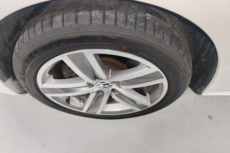 Used Volkswagen FAW-Volkswagen CC 2015 1.8TSI Luxury Model Left Front Wheel Hub