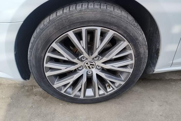 Used Volkswagen FAW-Volkswagen CC 2015 1.8TSI Luxury Model Left Front Wheel Hub