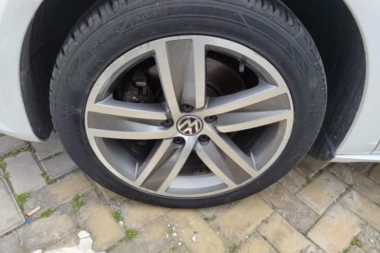 Used Volkswagen FAW-Volkswagen CC 2015 1.8TSI Luxury Model Left Front Wheel Hub