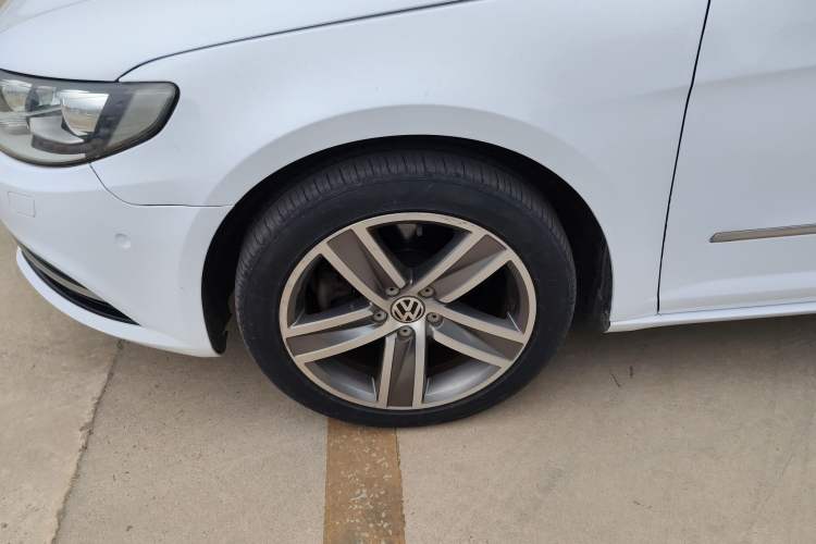 Used Volkswagen FAW-Volkswagen CC 2015 1.8TSI Luxury Model Left Front Wheel Hub