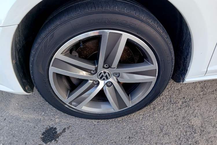 Used Volkswagen FAW-Volkswagen CC 2015 1.8TSI Luxury Model Left Front Wheel Hub