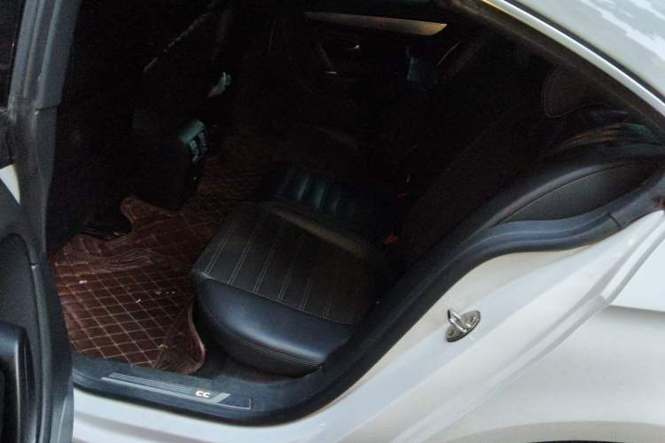 Used Volkswagen FAW-Volkswagen CC 2015 1.8TSI Luxury Model Left Rear Seat
