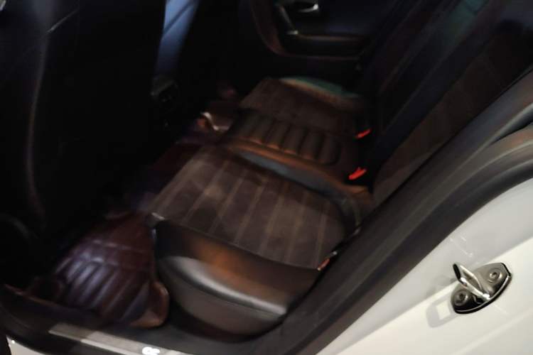 Used Volkswagen FAW-Volkswagen CC 2015 1.8TSI Luxury Model Left Rear Seat