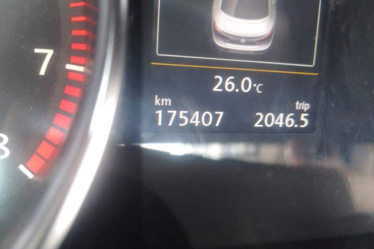 Used Volkswagen FAW-Volkswagen CC 2015 3.0 FSI V6 Odometer Close Up