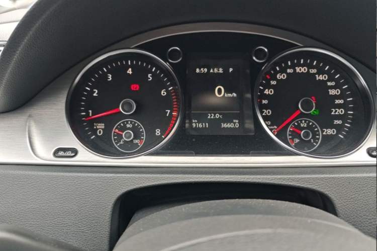Used Volkswagen FAW-Volkswagen CC 2015 1.8TSI Luxury Model Odometer Close Up