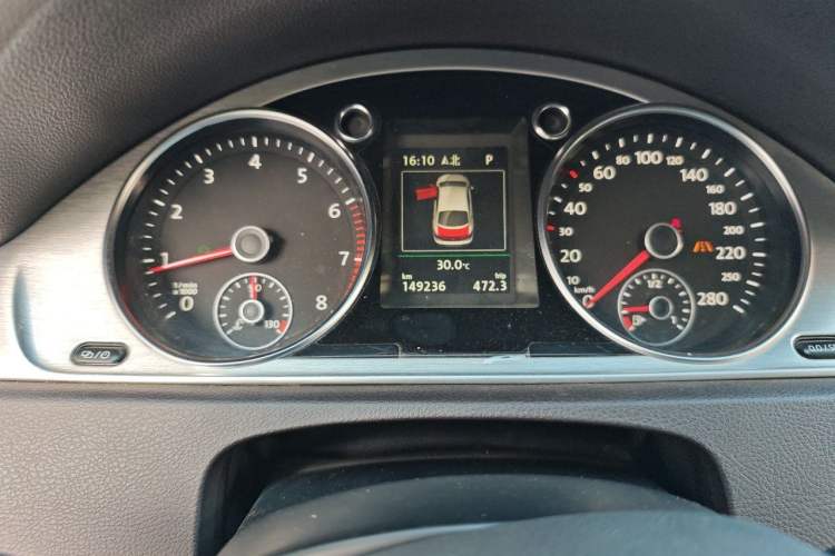 Used Volkswagen FAW-Volkswagen CC 2015 2.0 TSI Ultimate Model Odometer Close Up