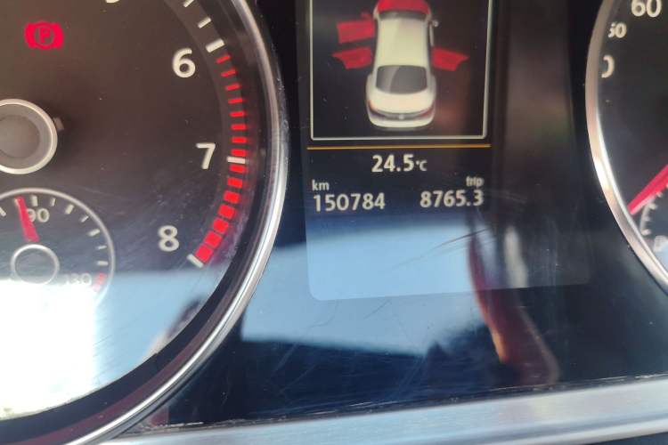 Used Volkswagen FAW-Volkswagen CC 2015 2.0 TSI Ultimate Model Odometer Close Up
