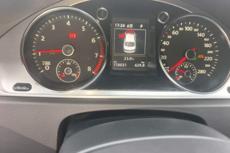Used Volkswagen FAW-Volkswagen CC 2015 2.0 TSI Ultimate Model Odometer Close Up