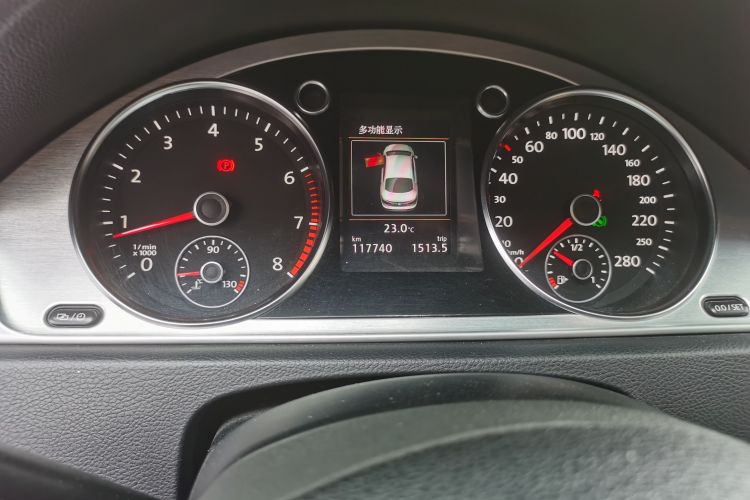 Used Volkswagen FAW-Volkswagen CC 2015 1.8TSI Luxury Model Odometer Close Up