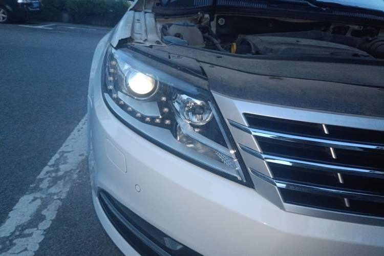 Used Volkswagen FAW-Volkswagen CC 2015 1.8TSI Luxury Model Right Front Headlight