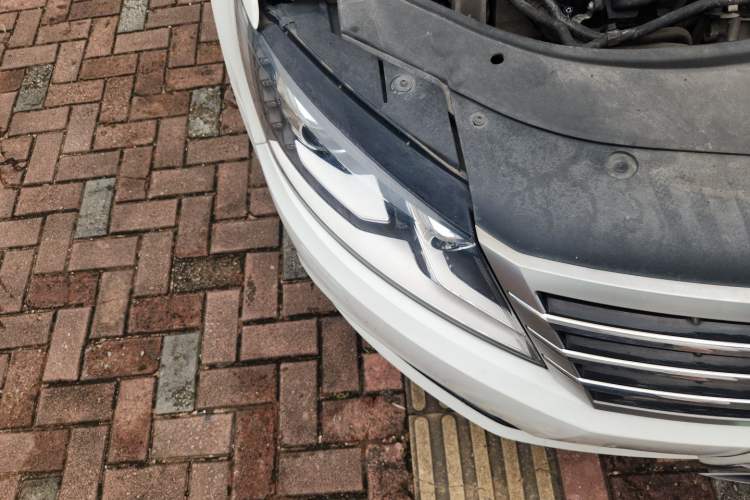 Used Volkswagen FAW-Volkswagen CC 2015 1.8TSI Luxury Model Right Front Headlight