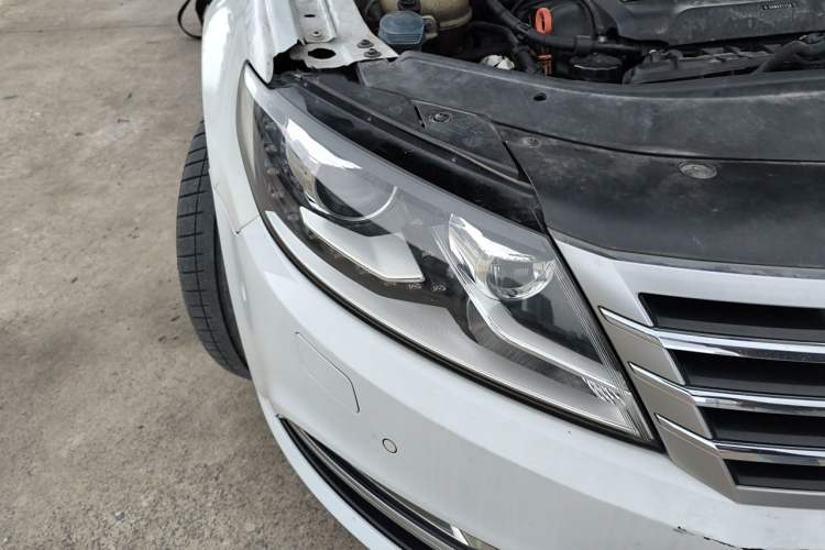 Used Volkswagen FAW-Volkswagen CC 2015 2.0 TSI Luxury Model Right Front Headlight