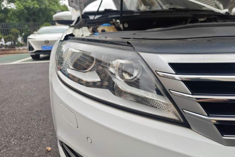 Used Volkswagen FAW-Volkswagen CC 2015 1.8TSI Prestige Model Right Front Headlight