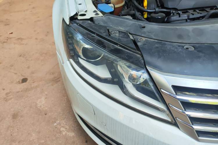 Used Volkswagen FAW-Volkswagen CC 2015 1.8TSI Luxury Model Right Front Headlight