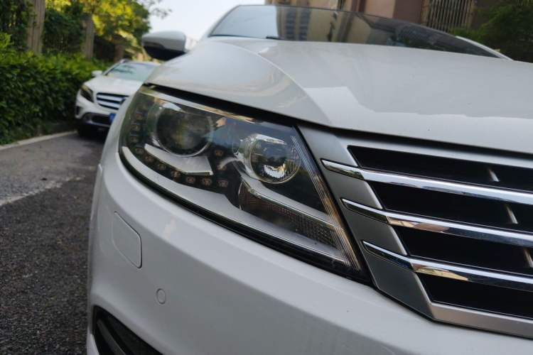 Used Volkswagen FAW-Volkswagen CC 2015 1.8TSI Luxury Model Right Front Headlight