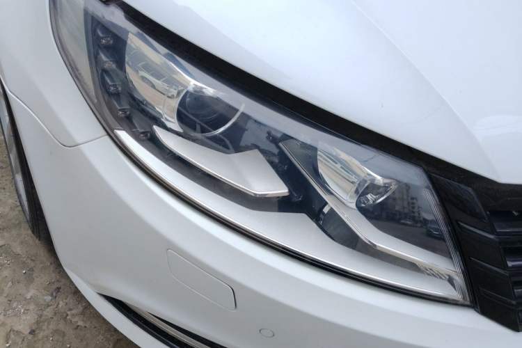 Used Volkswagen FAW-Volkswagen CC 2015 1.8TSI Prestige Model Right Front Headlight