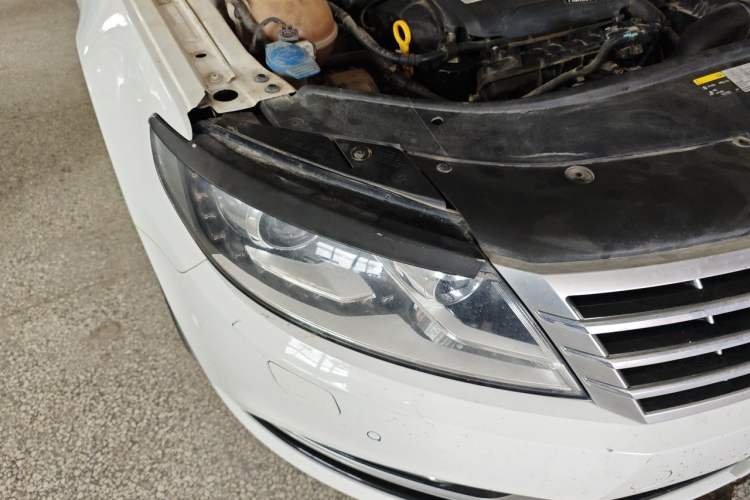 Used Volkswagen FAW-Volkswagen CC 2015 2.0 TSI Ultimate Model Right Front Headlight