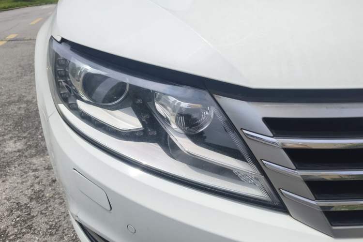 Used Volkswagen FAW-Volkswagen CC 2015 1.8TSI Luxury Model Right Front Headlight