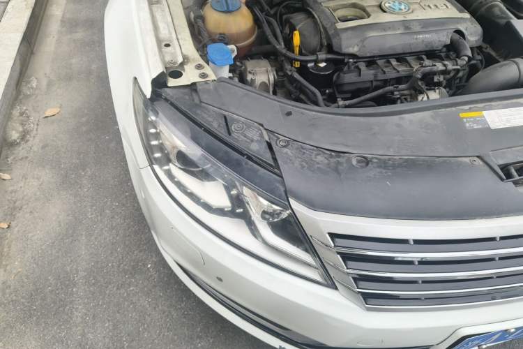 Used Volkswagen FAW-Volkswagen CC 2015 2.0 TSI Luxury Model Right Front Headlight