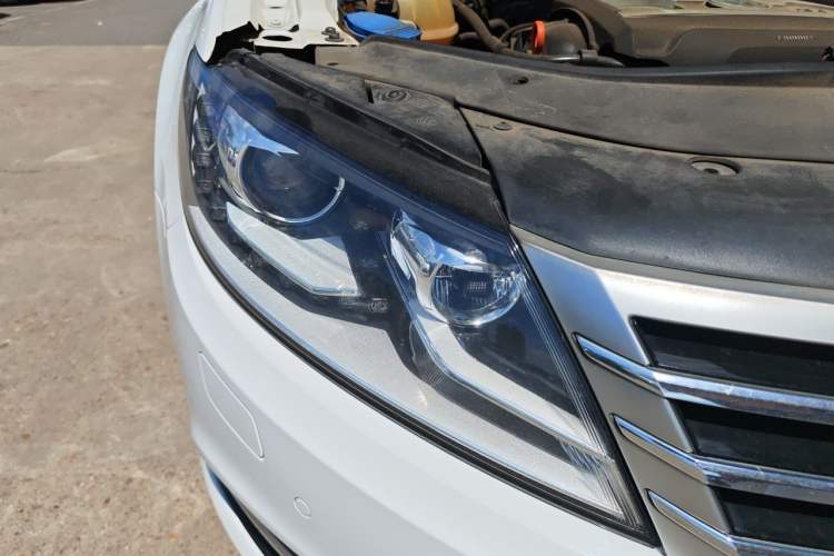 Used Volkswagen FAW-Volkswagen CC 2015 1.8TSI Luxury Model Right Front Headlight