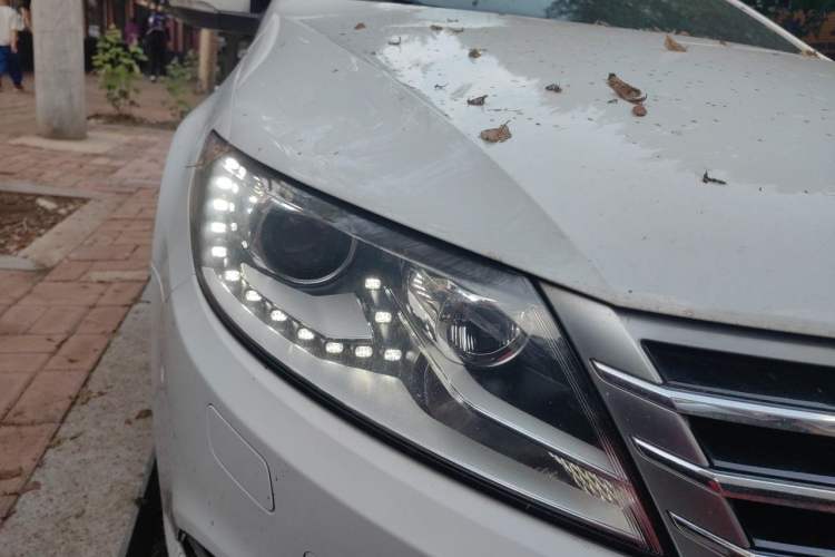 Used Volkswagen FAW-Volkswagen CC 2015 1.8TSI Luxury Model Right Front Headlight