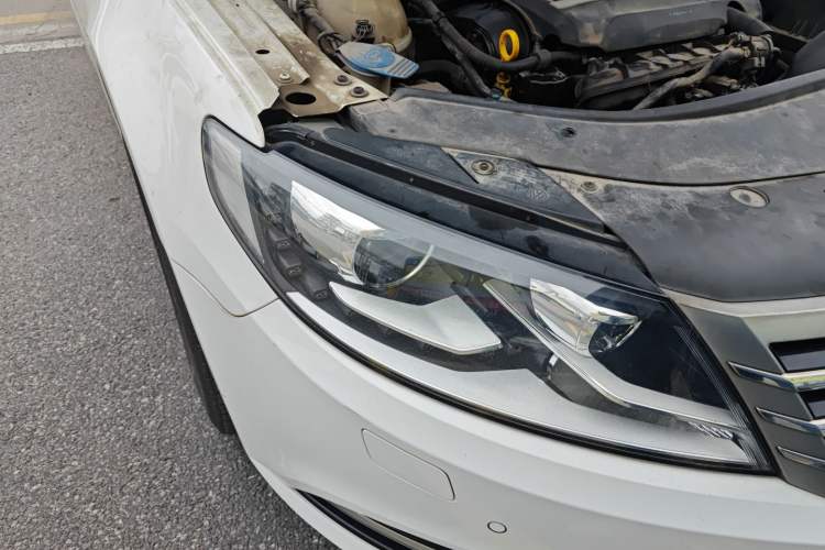 Used Volkswagen FAW-Volkswagen CC 2015 1.8TSI Prestige Model Right Front Headlight