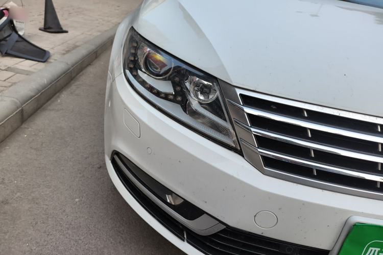 Used Volkswagen FAW-Volkswagen CC 2015 1.8TSI Luxury Model Right Front Headlight