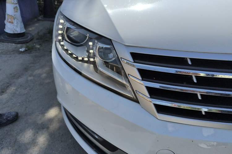 Used Volkswagen FAW-Volkswagen CC 2015 1.8TSI Luxury Model Right Front Headlight