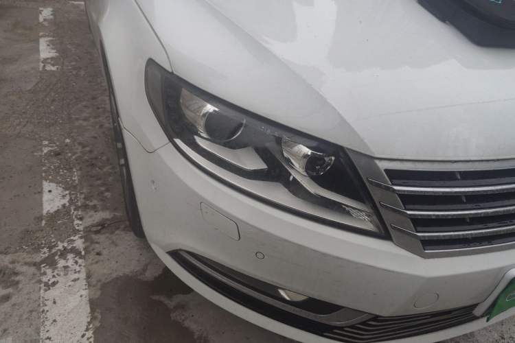 Used Volkswagen FAW-Volkswagen CC 2015 1.8TSI Luxury Model Right Front Headlight