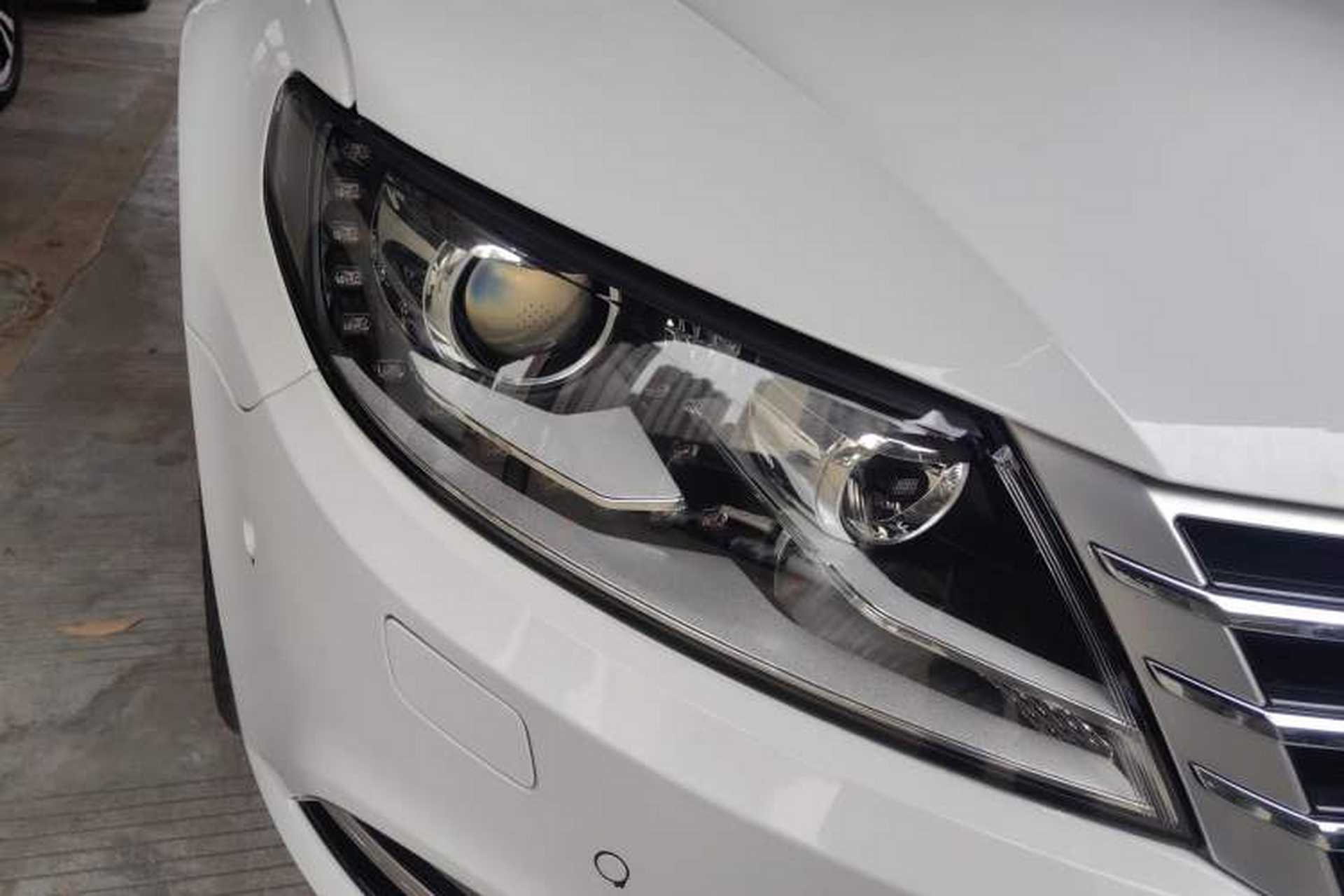 Used Volkswagen FAW-Volkswagen CC 2015 1.8TSI Luxury Model Right Front Headlight