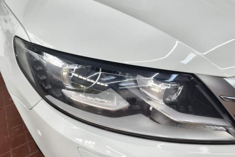 Used Volkswagen FAW-Volkswagen CC 2015 2.0 TSI Luxury Model Right Front Headlight