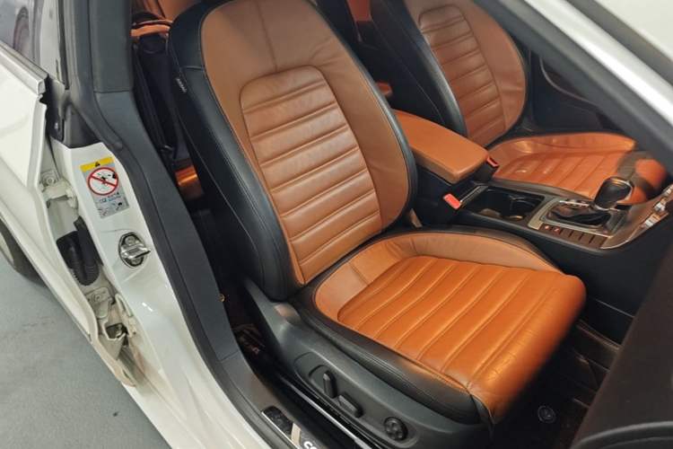 Used Volkswagen FAW-Volkswagen CC 2015 1.8TSI Luxury Model Right Front Seat